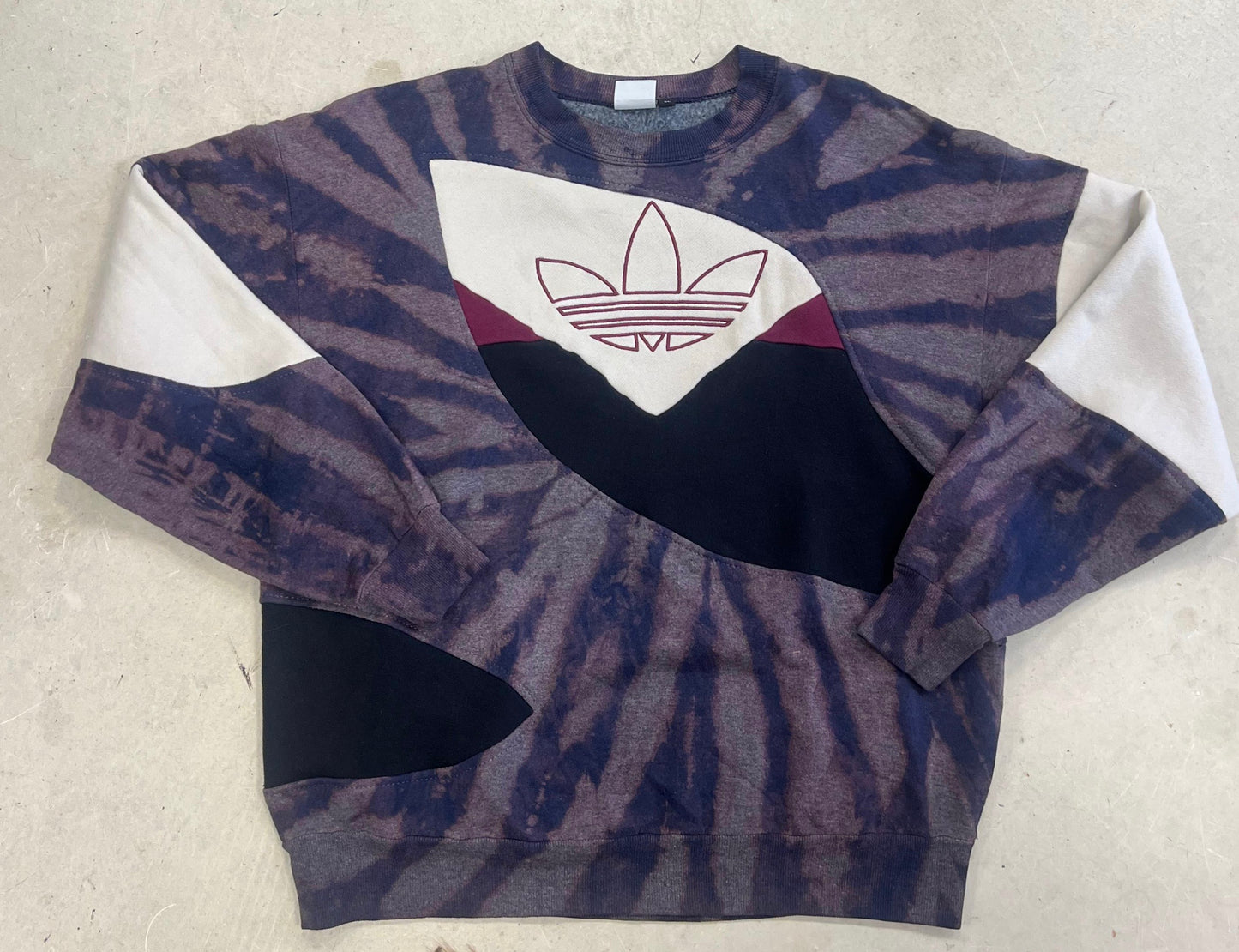 Reworked Adidas Sweater Paars Tie Dye | Dames L / Heren M